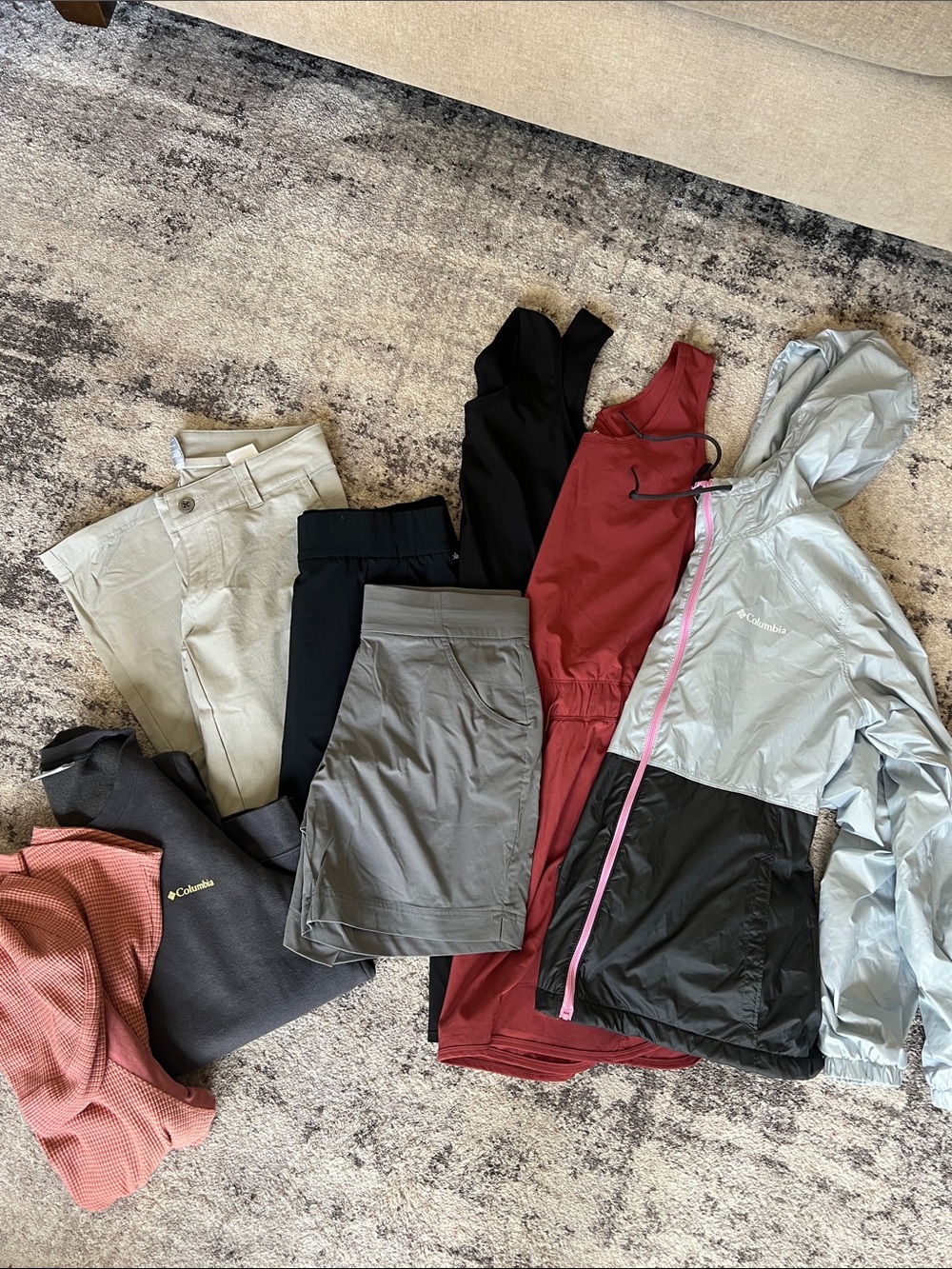 Columbia Light Gray & Black Packable Windbreaker with Pink Zipper